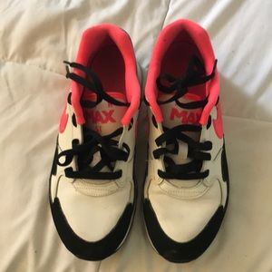 7 Y Nike Air Max ST (used) Pink, Black,White